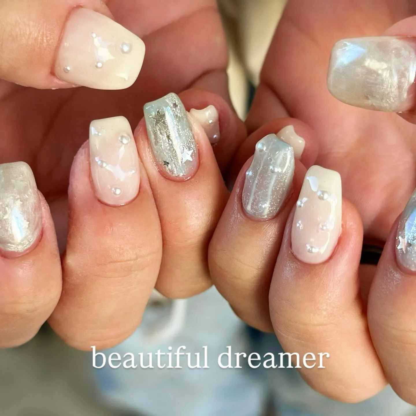 星のホログラムがきらりとかわいい✴︎